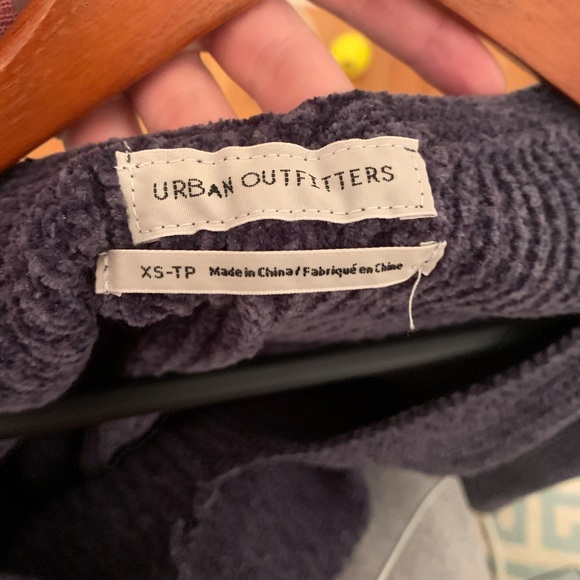 Urban Outfitters crop sweater - Picture 4 of 4
